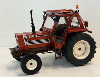 ROS30252 - FIAT 70-90 2WD Super Comfort-cabine – Beperkte oplage van 500 stuks.