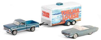 GREEN31180-B - FORD F-250 1967 met aanhanger en FORD Thunderbird cabriolet 1966 - THELMA & LOUISE uit de HITCH & TOW serie in blisterverpakking