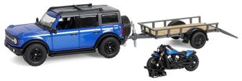 GREEN32320-C - FORD Bronco met aanhanger en accessoires 2021 Zwart-blauw uit de HITCH & TOW-serie in blisterverpakking