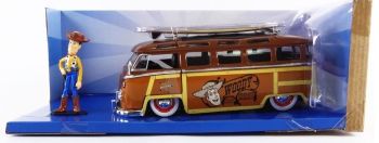 JAD33176 - 1963 VOLKSWAGEN Combi met HOUTEN figuur