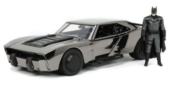 JAD33740 - Batmobile Chrome Black 2022 met de Batman-figuur