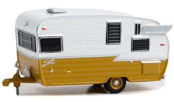 GREEN34140-F - Caravan SHASTA Airflyte karamel en wit uit de HITCHED HOMES serie in blisterverpakking