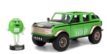 JAD35473 - FORD Bronco 2021 Groen met M&M's-figuur