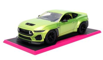 JAD35887 - FORD Mustang RTR 2024 groene ROZE SCHRIFTEN