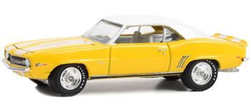 GREEN37290-D - 1969 CHEVROLET Camaro Z/28 geel uit de BARRETT JACKSON serie in blisterverpakking