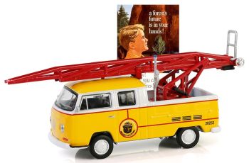 GREEN38070-B - VOLKSWAGEN Type2 Pick-up met dubbele cabine - Laddertruck 1968 geel uit de SMOKEY BEAR serie in blisterverpakking