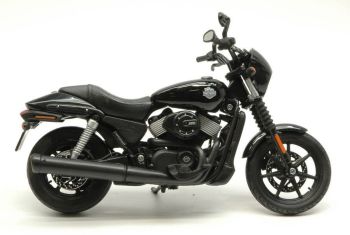 MST32320-A - HARLEY DAVIDSON Street 750 2015 Zwart