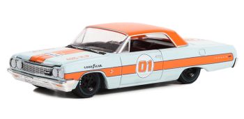 GREEN41150-A - CHEVROLET Impala SS 1964 GULF uit de serie RUNNING ON EMPTY in blisterverpakking