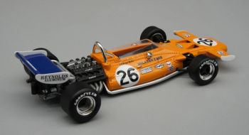 GREEN38050-A - 1969 NISSAN Patrol in blauw uit de THE GREAT OUTDOORS-serie in blisterverpakking