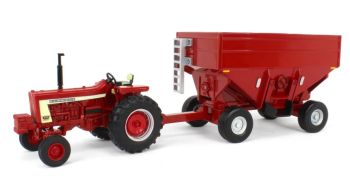 ERT44435 - FARMALL 806 met aanhanger