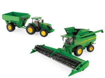 BRI47358 - JOHN DEERE 7240R met graantrailer en JOHN DEERE S780 oogstmachine