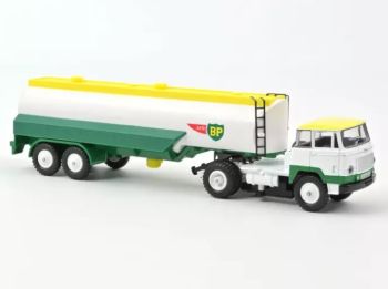 NOREVCL5513 - UNIC Esterel 4X2 met 2-assige tankwagen AIR BP