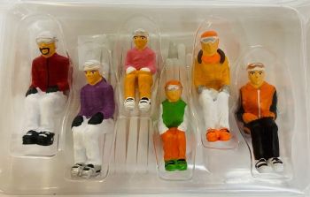JC54200 - 6 zittende figuren met ski's - Willekeurige kleuren