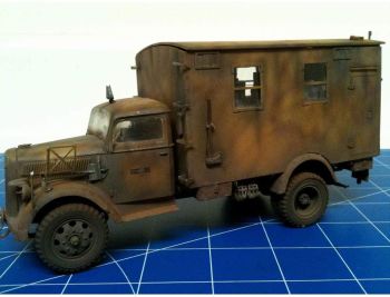 ITA6575 - Opel BLITZ Radio Truck om te monteren en te schilderen