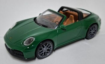 NOREV750074 - PORSCHE 911 GTS Targa 2024 Verde British Racing - Coche a reacción