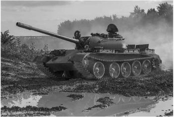 ITA7081 - T-55 MBT-tank om te monteren en te schilderen