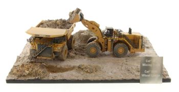 DCM85762 - Set - CATERPILLAR 994K lader met CATERPILLAR 797 kiepwagen