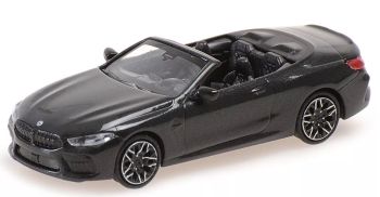 MNC870029031 - BMW M8 Cabriolet 2019 Zwart metallic