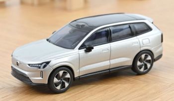 NOREV870081 - VOLVO EX90 2024 Zilver