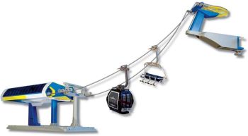 JC84393 - Skilift met blauwe en gele gondel en stoeltjeslift
