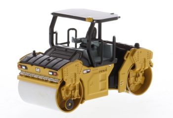 DCM85630 - CATERPILLAR CB-13 compactor met overkapping