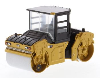 DCM85631 - CATERPILLAR CB-13 compactor met cabine