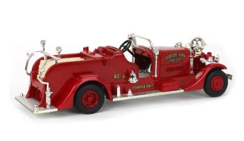 ERT9593 - Spaarpot in de vorm van een Ahrens-Fox brandweerwagen, gemaakt door Dubuque in 1937.
