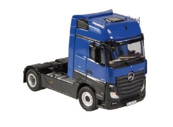 NZG844/06 - MERCEDES-BENZ Actros MP 04 Grote ruimte 4x2 Blauw