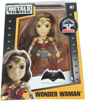 JAD97667 - DC Comics WONDER WOMAN bruin haar figuur BATMAN vs SUPERMAN - 10 cm