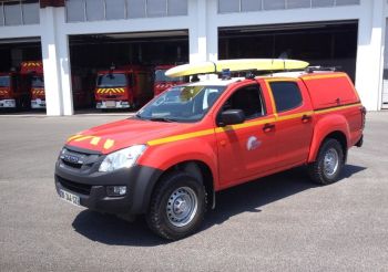 ALARME0030 - ISUZU D-MAX dubbele cabine brandweerman SDIS 64 Coastal Rescue gelimiteerd tot 375 exemplaren