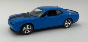 AMT694/12 - DODGE Challenger SRT8 2010 blauw