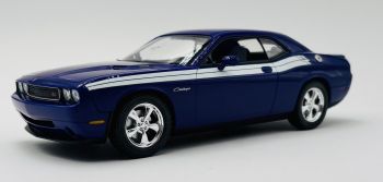 AMT697/12 - DODGE Challenger R/T 2010 paars