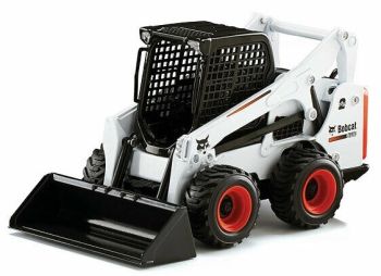 BOB6989078ASSORT - BOBCAT S590 op wielen met 4 accessoires 1 veegmachine; 3 BRH verkocht in beschadigde doos