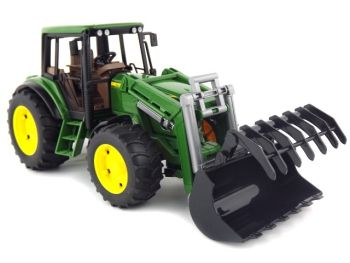 BRU2052 - JOHN DEERE 6920 met vork Schaal: 1/16