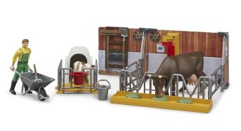 BRU62611 - Stalbak met koe en kalf met boer