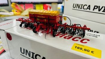 CW0264 - MaterMacc-schoffelmachine met rode bak