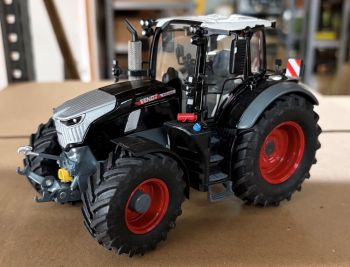 CW0317 - FENDT 728 Vario - Black Beauty