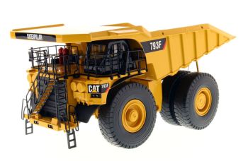 DCM85273 - Dumper CATERPILLAR 793F met chauffeur en metalen bak