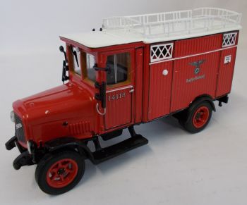 PRX010748 - BERGMANN Red Deutsche Post busje beperkt tot 1000 exemplaren