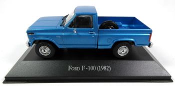 MAGARGAQV15 - FORD F-100 pick-up 1982 blauw verkocht in blisterverpakking