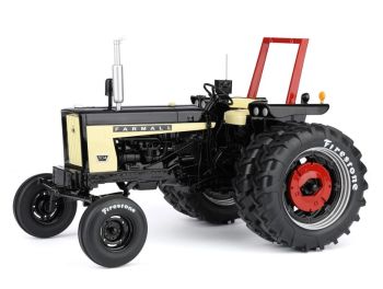 FAR-001B - FARMALL 504 Zwart met rolkooi en Firestone-banden - Beperkte oplage van 148 exemplaren.
