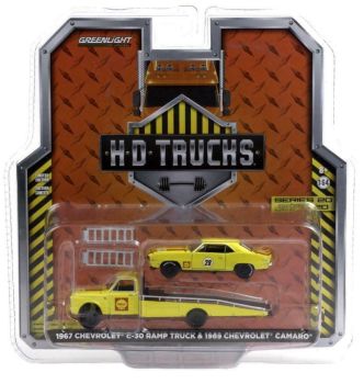 GREEN33200-A - CHEVROLET C-30 autotransporter 1967 SHELL en CHEVROLET Camaro 1969 #28 SHELL Series HD Truck verkocht in blister