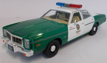 GREEN84101VERTE - DODGE Monaco Metropolitan Police 1977 uit de film Terminator 1984 Vesrsion Green Metal
