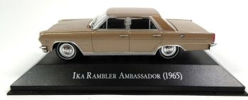 MAGARG38 - IKA Rambler Ambassador 1965 metallic bronzen 4-deurs sedan verkocht in blisterverpakking