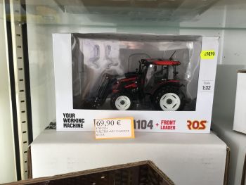 CW0104 - VALTRA met rode oplader