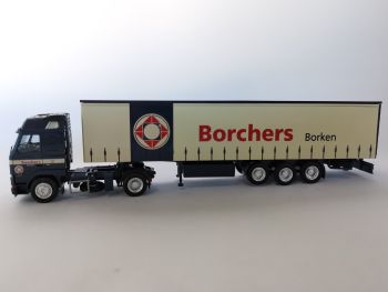 AWM70256 - VOLVO FH12 Globetrotter 4x2 Met 3 Assen dekzeilaanhanger "BORCHERS BORKEN" Schaal: 1/87