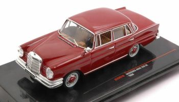 IXOCLC357N - MERCEDES BENZ 220 SE 1959 rood
