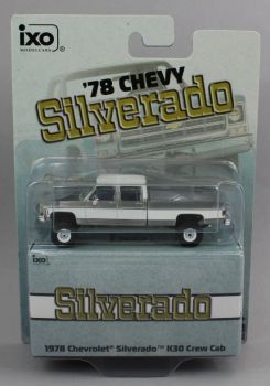 IXO-IA64007GRISE - CHEVROLET Silverado K30 Crew Cab 1978 Grijs en wit (blisterverpakking)