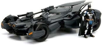 JAD253215000 - BATMOBILE Justice League grijs met figuur inbegrepen