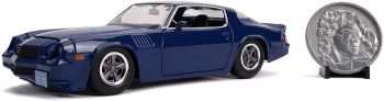 JAD253255002 - Billy's CHEVROLET Camaro Z28 van Stranger Things met medaille
